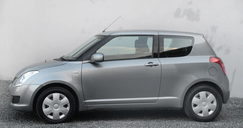 Suzuki Swift cena 8700 przebieg: 200000, rok produkcji 2009 z Jarocin małe 704